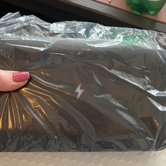 PhoneSoap 3 cell phone sanitizer - Picture 4 of 11